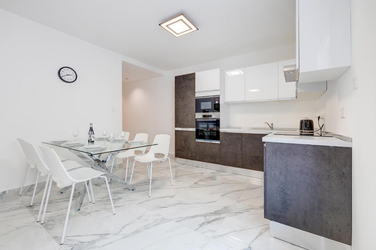 Cosy Apartment Steps To St George'S Bay Saint Julian's Exteriér fotografie